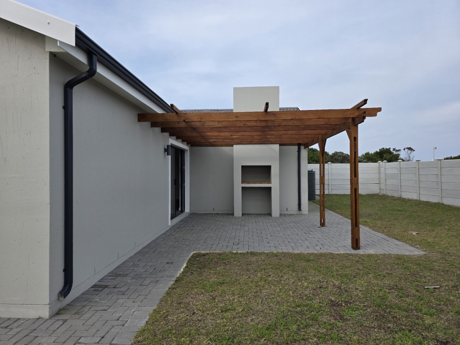 3 Bedroom Property for Sale in Paradise Beach Eastern Cape